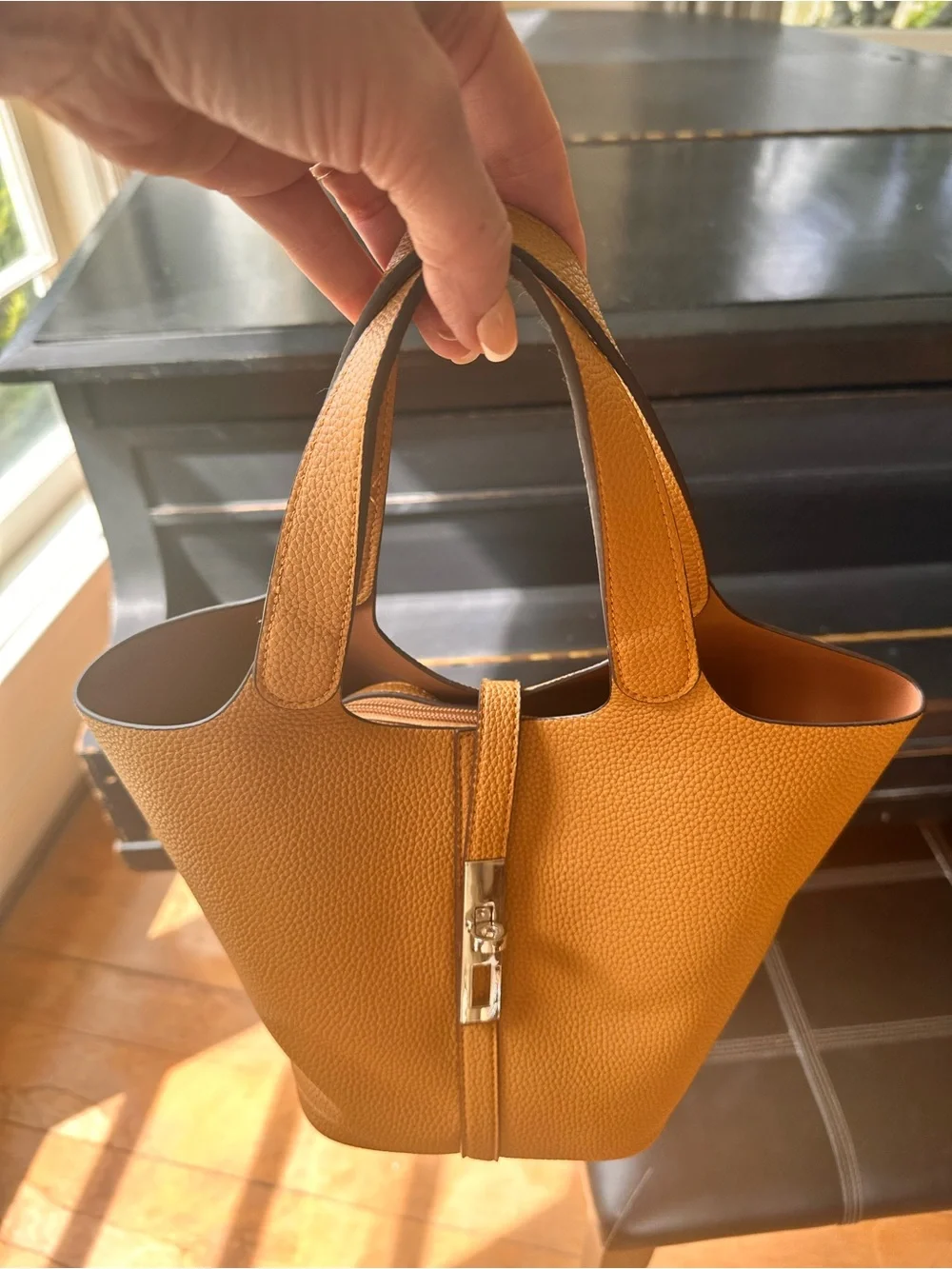Brown Vegan Bucket Purse EUC
